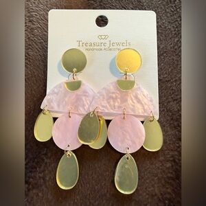 NWT Treasure Jewels drop earrings!